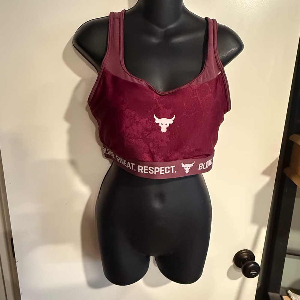 4/$16 Under Armour Burgundy Sports Bra XL